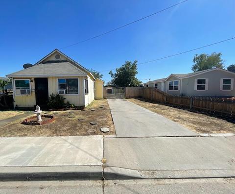 101 Magnolia Ave, Lemoore, CA 93245 photo 1