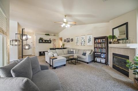 2302 Evergreen Ave, Visalia, CA 93292 photo 12
