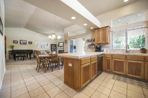 2302 Evergreen Ave, Visalia, CA 93292 photo 22