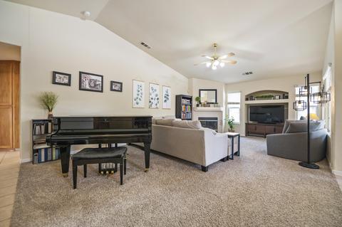 2302 Evergreen Ave, Visalia, CA 93292 photo 9