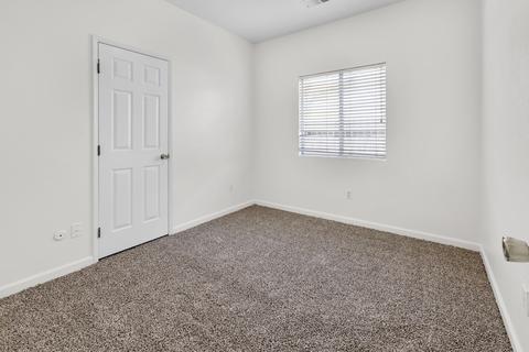 699 Wentworth Ct, Lemoore, CA 93245 photo 15