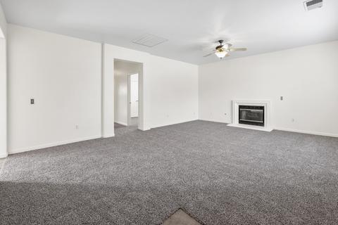 699 Wentworth Ct, Lemoore, CA 93245 photo 4