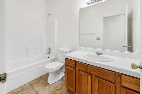 699 Wentworth Ct, Lemoore, CA 93245 photo 16
