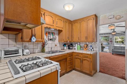 561 E Yale Ave, Dinuba, CA 93618 photo 7