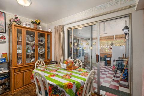 561 E Yale Ave, Dinuba, CA 93618 photo 9