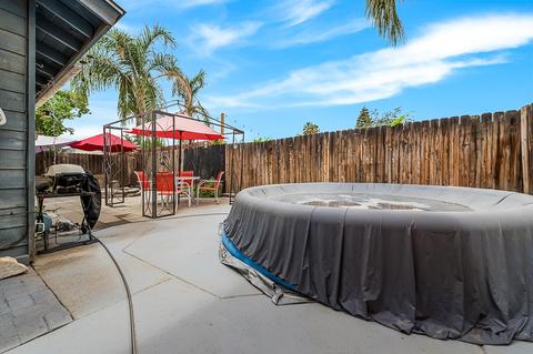 1914 E Meadowbrook Dr, Visalia, CA 93292 photo 24