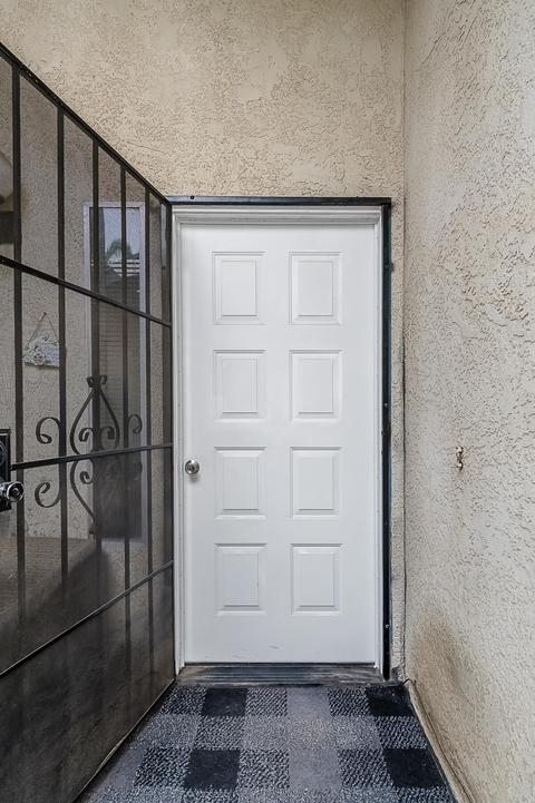 1914 E Meadowbrook Dr, Visalia, CA 93292 photo 2