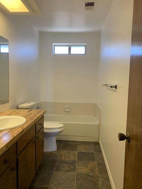 871 E Ash Ave, Tulare, CA 93274 photo 8