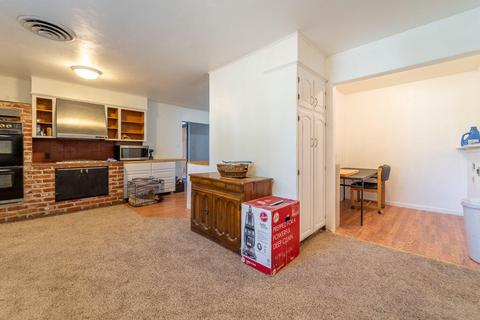 1741 E Cheryl Ln, Tulare, CA 93274 photo 8