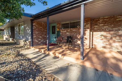 1741 E Cheryl Ln, Tulare, CA 93274 photo 2