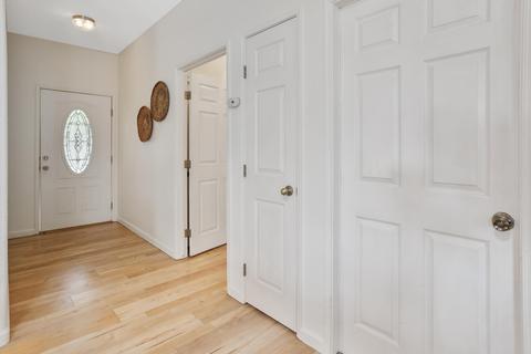 1119 Vine St, Exeter, CA 93221 photo 3