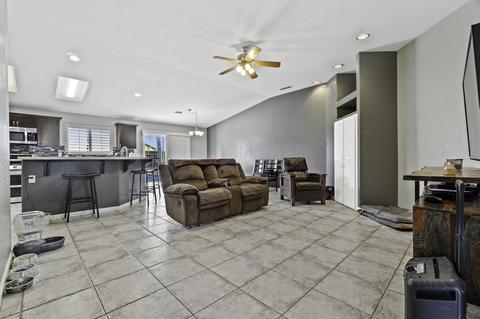 2445 E Beech St, Visalia, CA 93292 photo 10