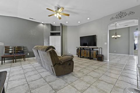 2445 E Beech St, Visalia, CA 93292 photo 11