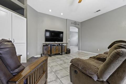 2445 E Beech St, Visalia, CA 93292 photo 12
