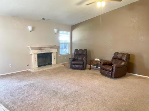 637 E Spring Ln, Lemoore, CA 93245 photo 5