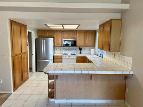 637 E Spring Ln, Lemoore, CA 93245 photo 6