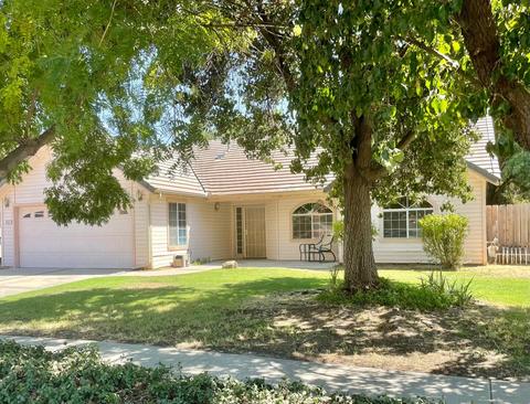 637 E Spring Ln, Lemoore, CA 93245 photo 3