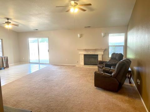 637 E Spring Ln, Lemoore, CA 93245 photo 4