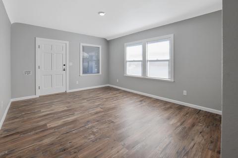 307 E Malone St, Hanford, CA 93230 photo 8