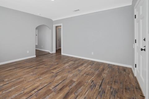 307 E Malone St, Hanford, CA 93230 photo 7