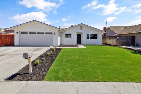 975 Redwood Ln, Lemoore, CA 93245 photo 1