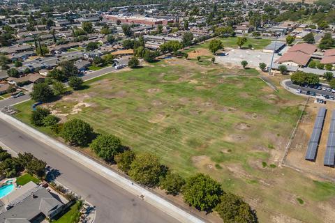 653 Meadow Ln, Lemoore, CA 93245 photo 40