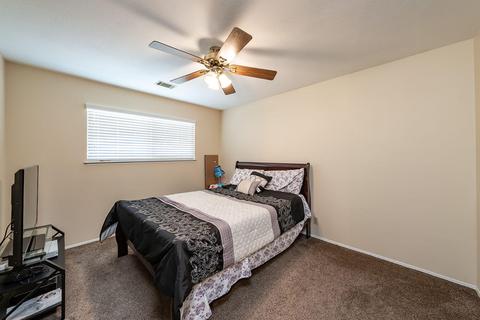 653 Meadow Ln, Lemoore, CA 93245 photo 23