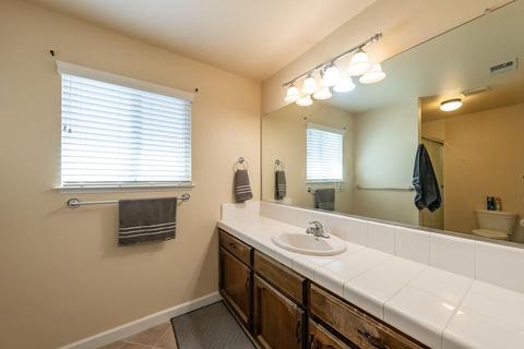 653 Meadow Ln, Lemoore, CA 93245 photo 22