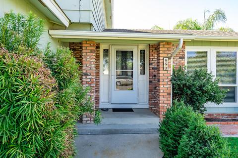 653 Meadow Ln, Lemoore, CA 93245 photo 4
