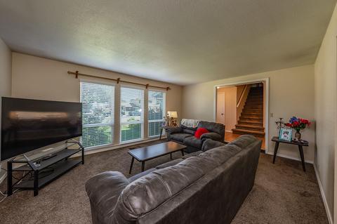 653 Meadow Ln, Lemoore, CA 93245 photo 7