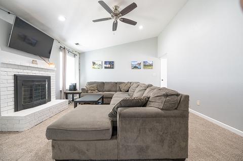 2744 E Paradise Ave, Visalia, CA 93292 photo 9