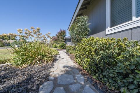 2744 E Paradise Ave, Visalia, CA 93292 photo 3