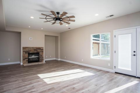 3602 N Carson St, Visalia, CA 93291 photo 8