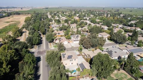 3602 N Carson St, Visalia, CA 93291 photo 5
