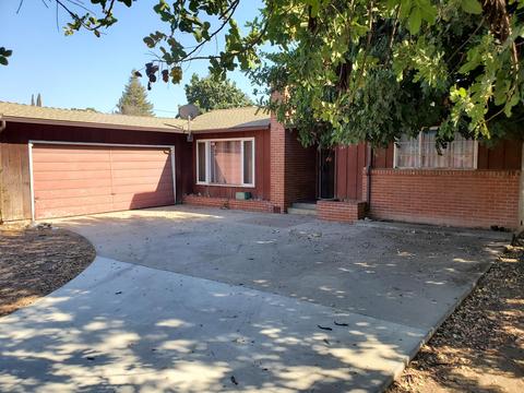 949 E Lyndale Dr, Tulare, CA 93274 photo 3