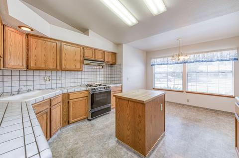1802 E Sequoia Ave, Visalia, CA 93292 photo 9
