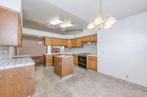 1802 E Sequoia Ave, Visalia, CA 93292 photo 12