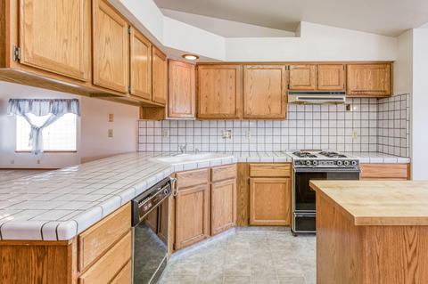 1802 E Sequoia Ave, Visalia, CA 93292 photo 10