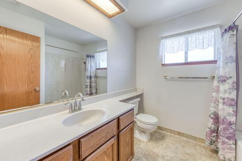 1802 E Sequoia Ave, Visalia, CA 93292 photo 16
