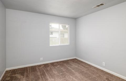 926 E Douglas Ave, Visalia, CA 93292 photo 13