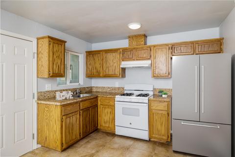 926 E Douglas Ave, Visalia, CA 93292 photo 8