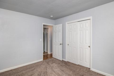 926 E Douglas Ave, Visalia, CA 93292 photo 14