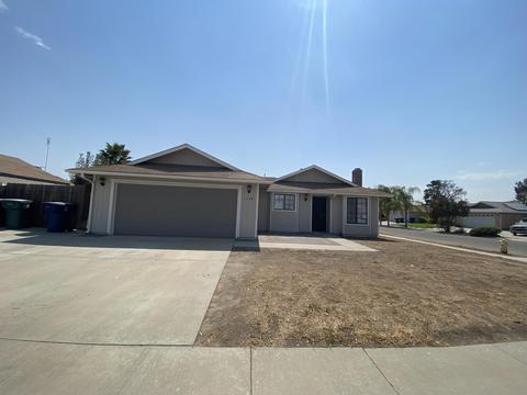 1349 E Cypress Ave, Tulare, CA 93274 photo 1