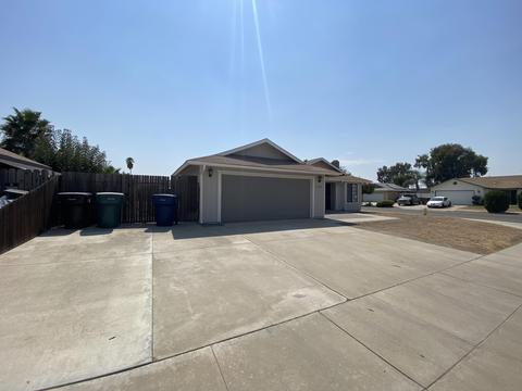 1349 E Cypress Ave, Tulare, CA 93274 photo 3