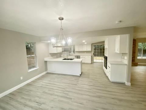 1007 E Rose Ct, Visalia, CA 93292 photo 5