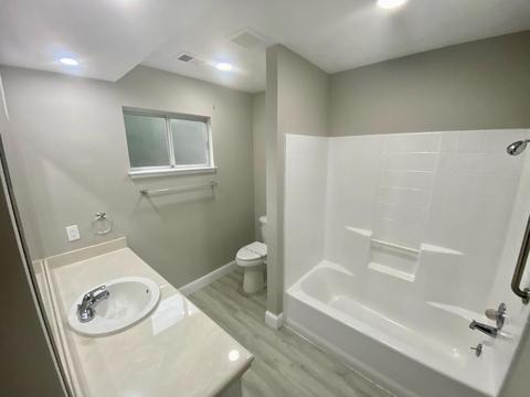 1007 E Rose Ct, Visalia, CA 93292 photo 7