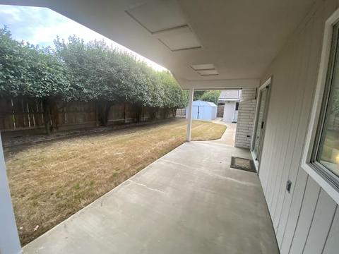 1007 E Rose Ct, Visalia, CA 93292 photo 12