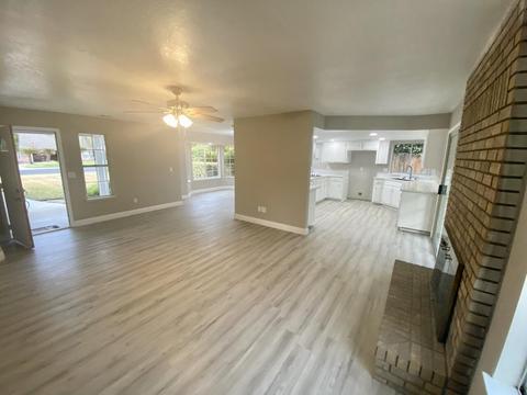 1007 E Rose Ct, Visalia, CA 93292 photo 2