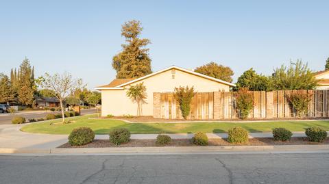 1827 E Alpine Ave, Tulare, CA 93274 photo 4
