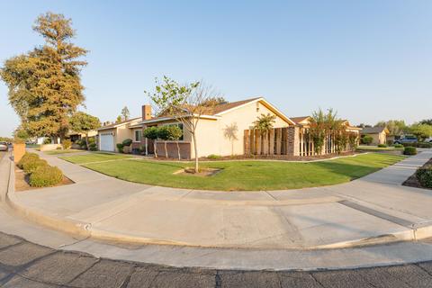 1827 E Alpine Ave, Tulare, CA 93274 photo 3